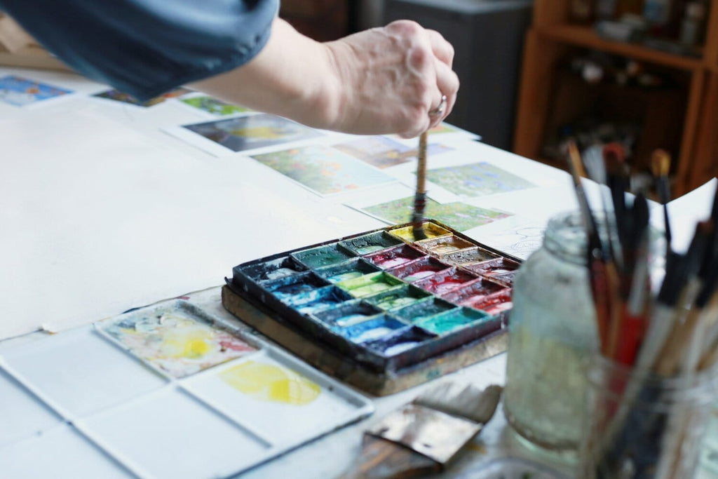 Holly Wach artist paints shorebird watercolor paintings